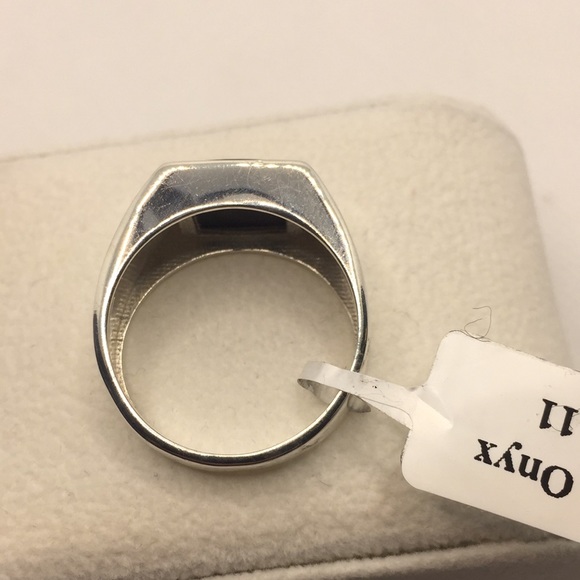 Men’s or Women’s Onyx Ring - Picture 6 of 9